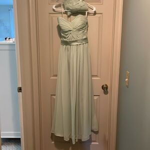 Mint green full length tool style prom dress. Size 2